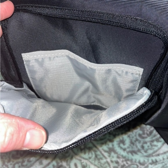 Tomtoc Protective Computer Shoulder Bag - Picture 6 of 10